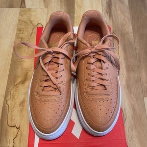 Women’s size 8 Nike Women's Court Vision Alta Leather Sneakers NEW Never Worn